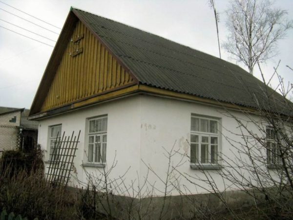 Pokok itu bagus untuk membina gables di rumah persendirian dengan tangan anda sendiri.