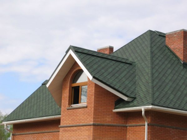 Гъвкавите керемиди образуват непрекъснато херметично покритие върху покрива