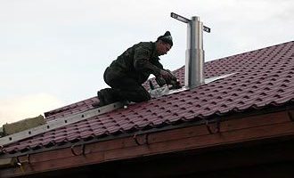 как да поправите тръба на покрив