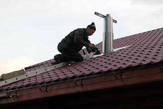 как да поправите тръба на покрив