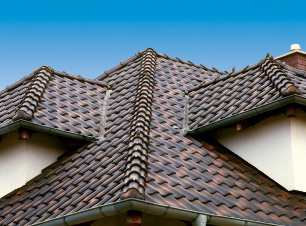 Керамични плочки на покрива - знак за богатство и благополучие на собствениците