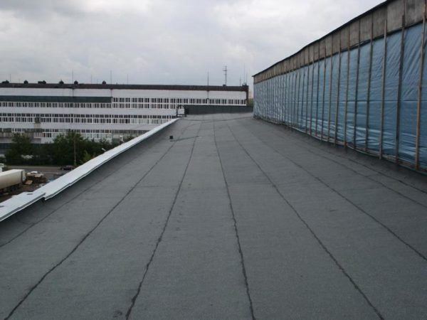 Покривните заварени материали с правилен монтаж издържат 20 или повече години