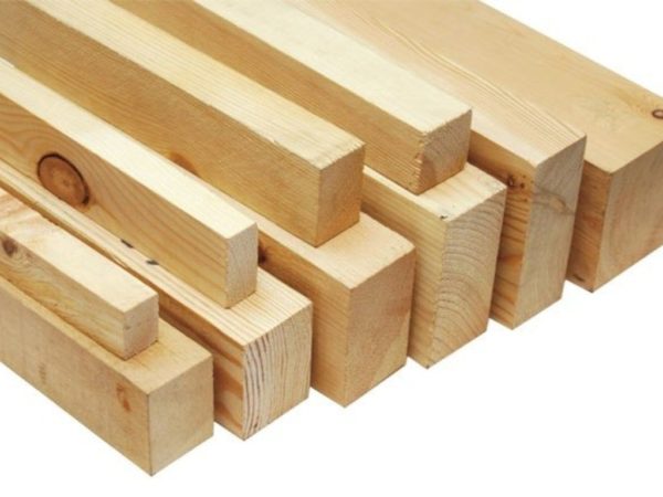 Надеждна конструкция може да се получи само от висококачествена рендосана и суха дървесина.