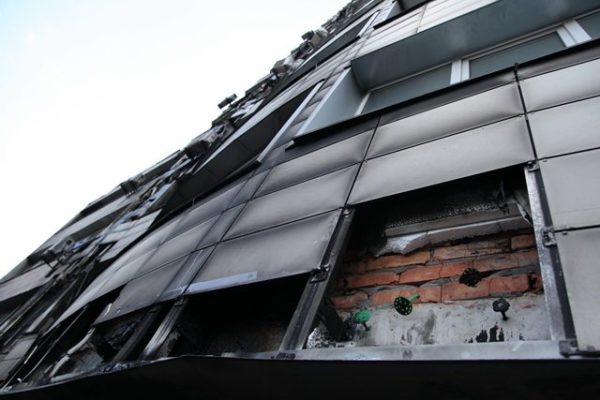 Стиропорът е особено опасен при вентилируема фасада, тъй като има добро сцепление.