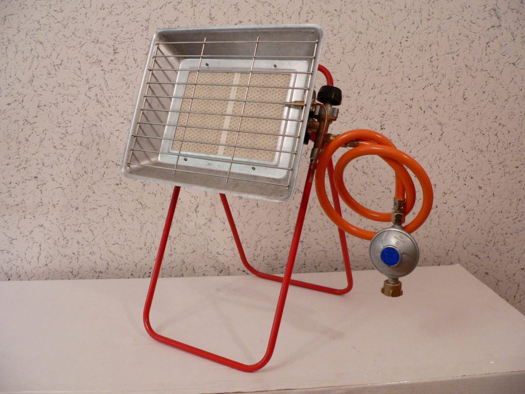 Преносима инфрачервена горелка също работи на газ, но не е инструмент.