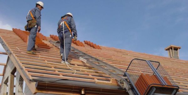 Застраховката е задължителен елемент в подреждането на покрива.